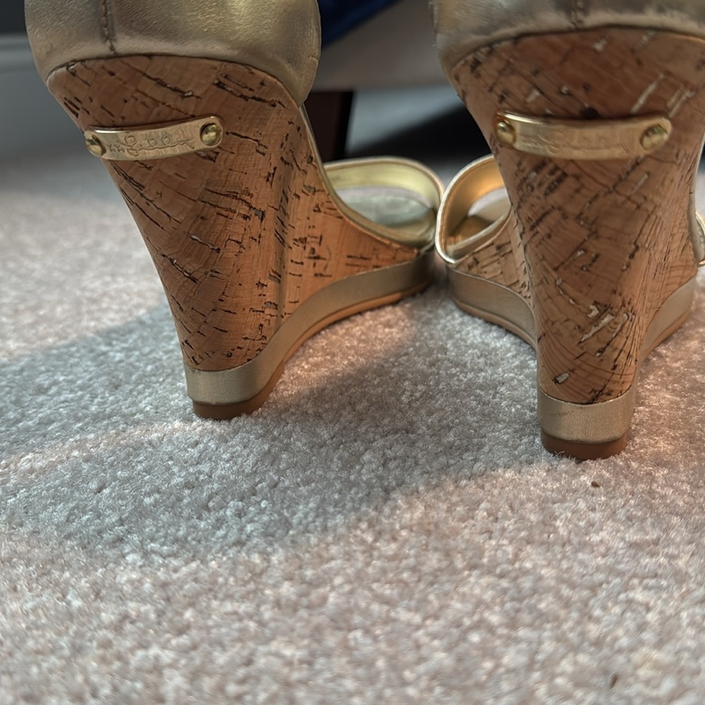 Lilly Pulitzer Gold Wedge Sandals - Picture 4 of 6